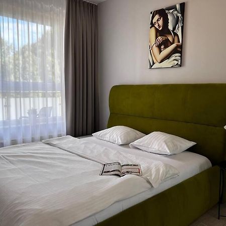 Europa22 "Apartament Delux" Z Wanna - Centrum Miasta Z Widokiem Na Staw Tomaszow Mazowiecki Luaran gambar