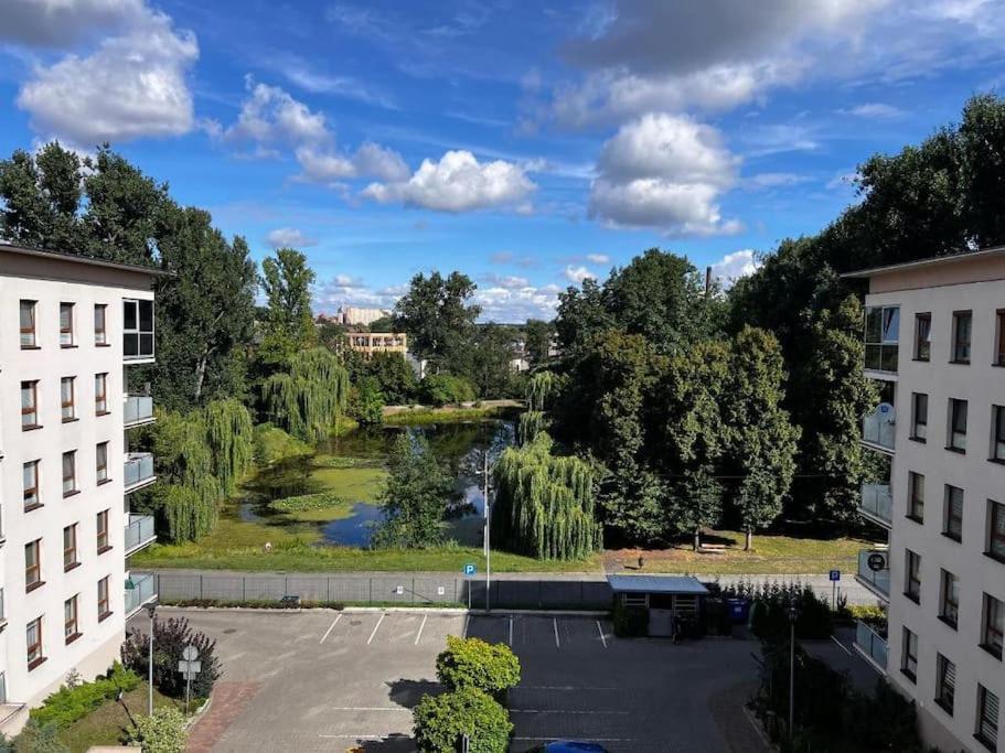 Europa22 "Apartament Delux" Z Wanna - Centrum Miasta Z Widokiem Na Staw Tomaszow Mazowiecki Luaran gambar