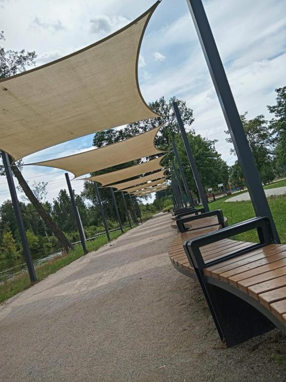 Europa22 "Apartament Delux" Z Wanna - Centrum Miasta Z Widokiem Na Staw Tomaszow Mazowiecki Luaran gambar